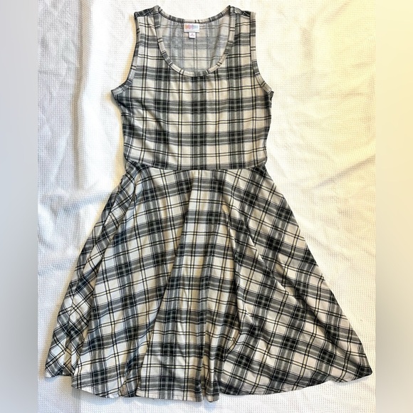 LuLaRoe Plaid Sleeveless Summer Women’s Dress with Pockets Size Medium - Picture 1 of 14